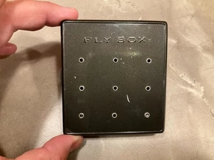 Vintage 1960's Metal Fly Box for Fly Fishing With Flies - Picture 1 of 13