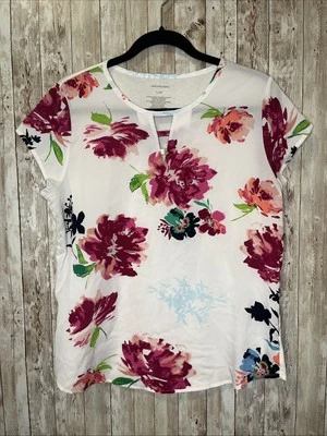 Camiseta de mujer Van Heusen blanca y rosa floral manga corta talla grande  Foto 1 de 4