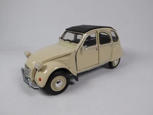 Modellino auto giocattolo Citroën 2CV beige 1:24 Welly pressofuso 24009A-W - Foto 1 di 11