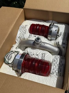 Dialight rot Dual LED Hindernisleuchte 120 VAC 860-1R01-002 neu im Karton Flughafen - Bild 1 von 6