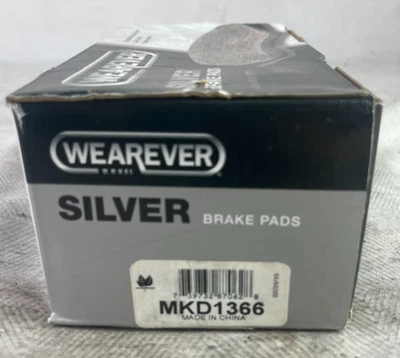 Juego de pastillas de freno de disco trasero Wearever Carquest MKD 1366 se adapta; Lexus IS F 2008-2014 Foto 1 de 4