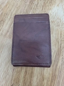 Dockers Herren Leder RFID-Schutz Breite Magnetische Fronttasche Geldbörse Braun - Bild 1 von 9