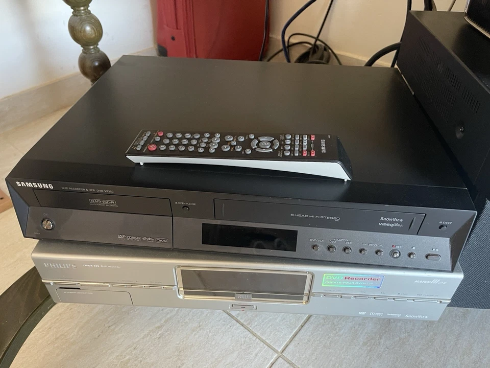 SAMSUNG DVD-VR350  Videoregistratore Combo VHS/DVD + Telecomando PER RICAMBI - Immagine 1 di 1