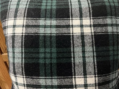 RALPH LAUREN - ALMOHADA DE LANA A CUADROS VERDE CON ETIQUETA - NUEVA - 20 X 20 Foto 1 de 3