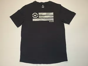 Camiseta Virus International Performance Hombre Bandera Negra Manga Corta Mediana - Imagen 1 de 6