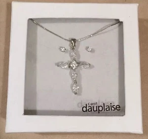 Nuevo juego de collar y aretes Carol Dauplaise cruz de cristal plateado - Imagen 1 de 3