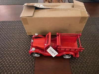 1930'S VINTAGE WOODCRAFTED RED FIRE TRUCK - Image 1 of 4