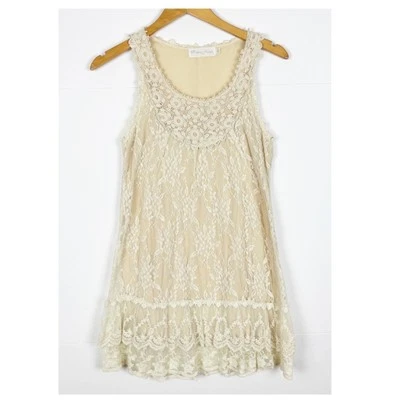 Top túnica Pretty Angel talla grande encaje volantes ganchillo mezcla seda coqueta crema Foto 1 de 4
