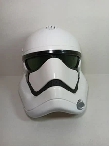 Elmetto elettronico premium Stormtrooper Disney Store Star Wars il primo ordine - Foto 1 di 6