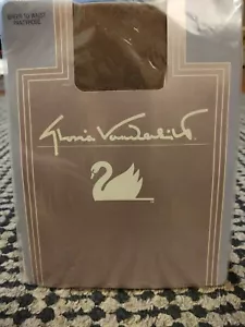 Vintage Gloria Vanderbilt Pantyhose Taupe Sheer to Waist Sz Sm/Med Nylons NEW - Picture 1 of 6