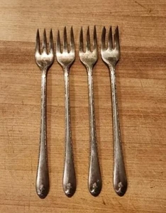 4 Piece Cocktail Vintage WM. Rogers Son Exquisite Pattern Silver Plate Flatware - Picture 1 of 3