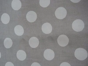 TESSA ORGULLOSFOOT para ST.LEDGER & VINEY "GIANT DOT" 3,3 metros tela de lino gris - Imagen 1 de 6