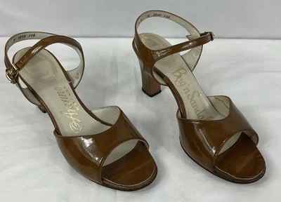 Sandália Salto Amano Block Vintage Anos 1960 Feminina 7 Marrom Couro Patente Sintético - Imagem 1 de 4