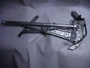 1998 HONDA CR-V PASSENGER RIGHT FRONT WINDOW REGULATOR MOTOR OEM 1997-2001 - Picture 1 of 7