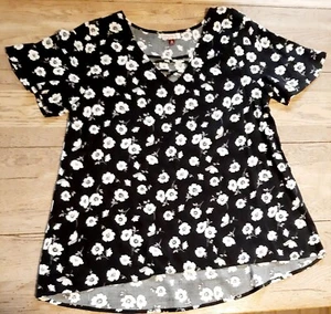 SO Authentic American Heritage Black Gray & White Floral Criss Cross Chest Sz M - Picture 1 of 7