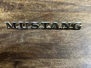 Ford Mustang Emblem - 64, 65, 66 Vintage - Foto 1 di 5
