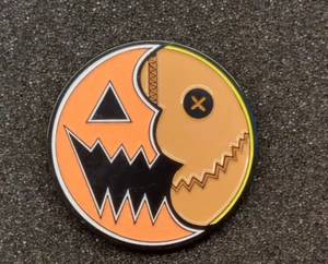 Trick 'R Treat Sam Halloween Enamel Pin - Picture 1 of 2
