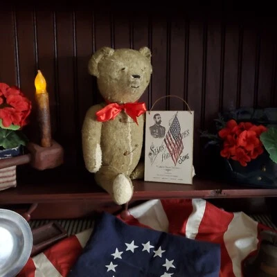 HANGING VINTAGE COLONIAL REPRODUCTION EARLY AMERICAN PRIMITIVE STARS STRIPE SIGN - Image 1 of 4