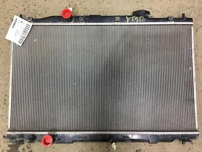 Radiator GMC SIERRA 1500 05 06 07 08 09 10 11 12 13 Foto 1 de 2