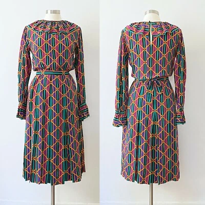 Vestido de seda vintage 1970 Saint Laurent Rive Gauche com saia plissada, tamanho 42 FR - Imagem 1 de 4