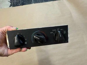 92 93 94 Ford Truck Bronco heat control unit NO A/C 1992-1994 - Picture 1 of 3