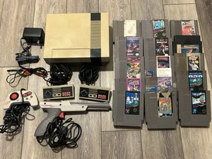 NES / Nintendo System Original Konsole mit 14 Spielen, Controller getestet! - Bild 1 von 5