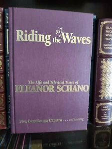 Riding the (Air) Waves_Eleanor Schano_Hardcover_2006_Wie Neu - Bild 1 von 10