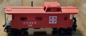 HO Scale Santa Fe Caboose AT&SF 7240 ~ T5842 - Picture 1 of 6