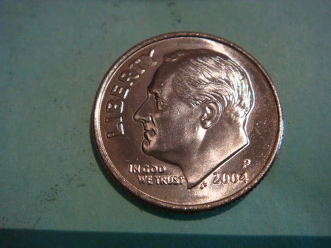 2004 P 2004 D  Roosevelt Dime UNC - 2 coins good enough to grade! really nice Cover