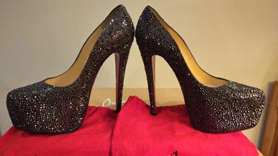 Christian Louboutin Narciso Strass 160 Gamuza Hematita 280 Talla 37.5 Foto 1 de 4