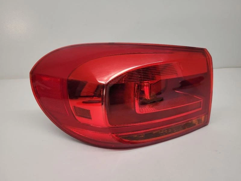 Задний фонарь водителя 12–18 VOLKSWAGEN TIGUAN LH немецкий внешний 5N0945095R - Изображение 1 из 4