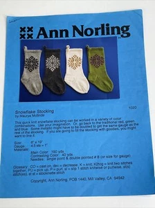 Medias de copo de nieve Ann Norling patrón de tejido para adultos 1020 - Imagen 1 de 3