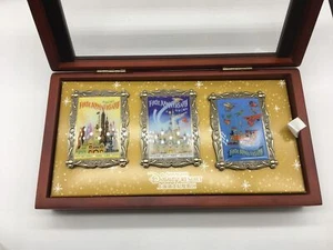 Shanghai Disney Pin SHDL SDR Limited 500 Disney Pin Holzbox 1st Anniversary - Bild 1 von 6