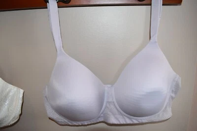 Sujetador Vanity Fair 40C - púrpura claro, sin aros - usado en excelente estado Foto 1 de 2