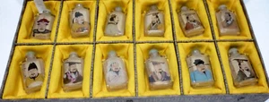 Coffret de 12 TABATIÈRES en Cristal peint CHINE Portrait Empereur Chinois - Picture 1 of 9