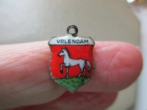 VINTAGE STERLING SILVER VOLENDAM WHITE HORSE ENAMEL TRAVEL SHIELD CHARM PENDANT - Picture 1 of 4