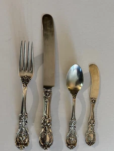 Reed & Barton Francis l “Eagle R. Lion”. All Mono “F”, 4 Piece Place Setting - Picture 1 of 5