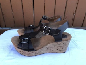 CLARKS ARTISAN Buckles Women’s 10 M Brown Leather Cork Sandal Wedge Open Toe - Picture 1 of 9