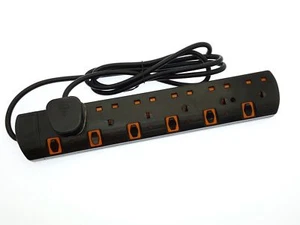 ÜBERSPANNUNGSGESCHÜTZT GESCHALTETES VERLÄNGERUNGSKABEL 2M METER 5 WEGE - SCHWARZ UK VERKÄUFER - Bild 1 von 2