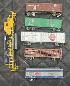 Lot of N gauge Box Cars, 2 Bachmann, 1 Trix, 1 Atlas, 1 Engine Shell & 1 Parts.. - Picture 1 of 7