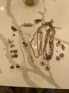 lot Of vintage costume jewelry /earrings And Necklaces - Bild 1 von 12