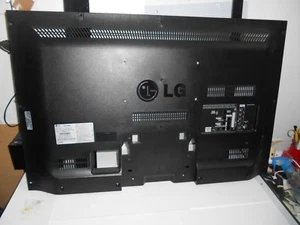 LG 32LV340A - PANNELLO FRONTALE E POSTERIORE DA TELEVISORE ROTTO - Picture 1 of 3