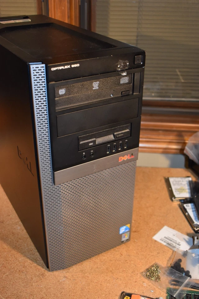 Dell Optiplex 960 Core 2 Quad Q9550 500GB HDD Windows XP Pro 32bit Floppy Drive - Image 1 of 4