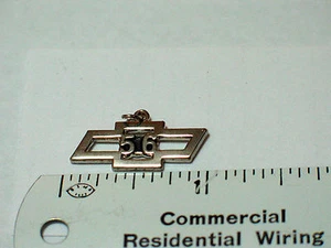 Chevrolet 1956 Bow Tie Charm Vintage (silvertone ) (**) - Picture 1 of 3