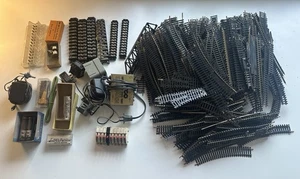 Huge Lot HO Tyco Atlas Train Tracks Straight Curve Switches Outputs Connectors - Picture 1 of 15