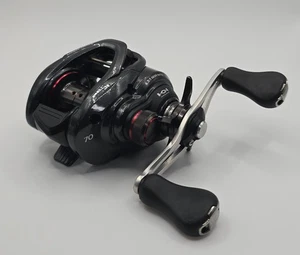 Shimano Scorpion 70 Baitcast Reel Right Hand from Japan - Picture 1 of 13