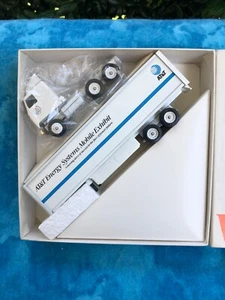 WINROSS AT&T DIE CAST TRACTOR TRAILER NIB 1:64 - Picture 1 of 12