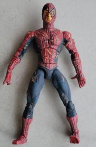 SPIDER-MAN 2002 BATTLE RAVAGED SPIDER-MAN LOOSE ACTION FIGURE TOBEY TOYBIZ! L16 - Picture 1 of 2