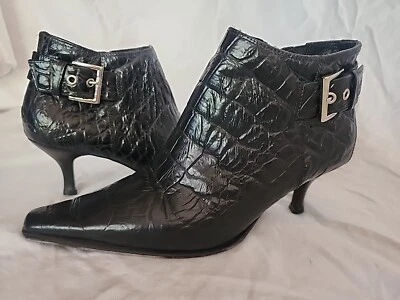 Donald J Pliner Boot Womens 6.5M Loni Black Leather Crocodile Kitten Heel USED - Image 1 of 4
