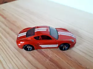 Spielzeugauto Hot Wheels Porsche Cayman S, rot mit Streifen - Bild 1 von 8